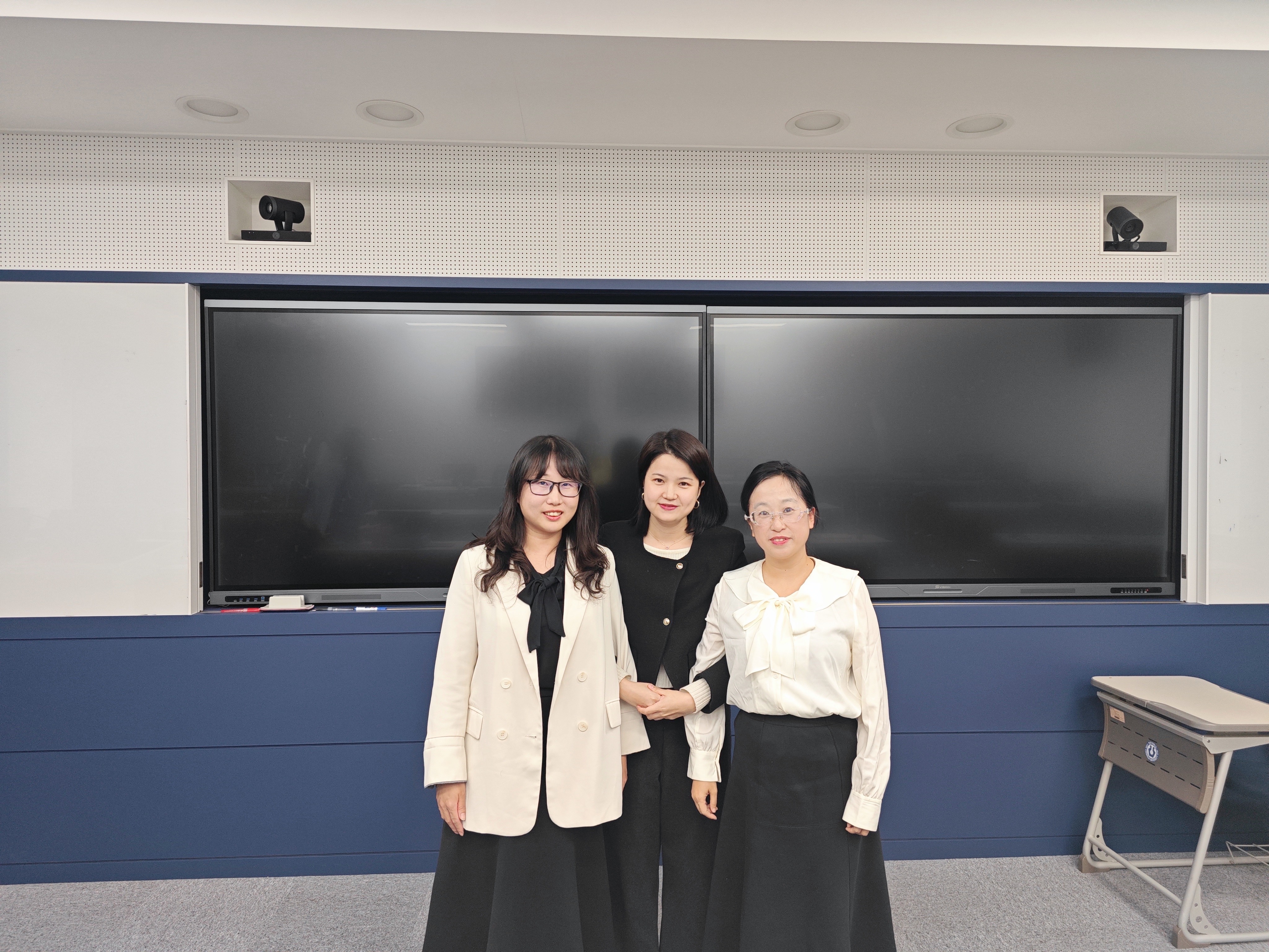 Ph.D. Dissertation Defense in the Department of English Language and Literature 이미지